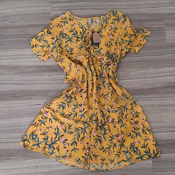 Yellow spring dress - Picture 1 of 2